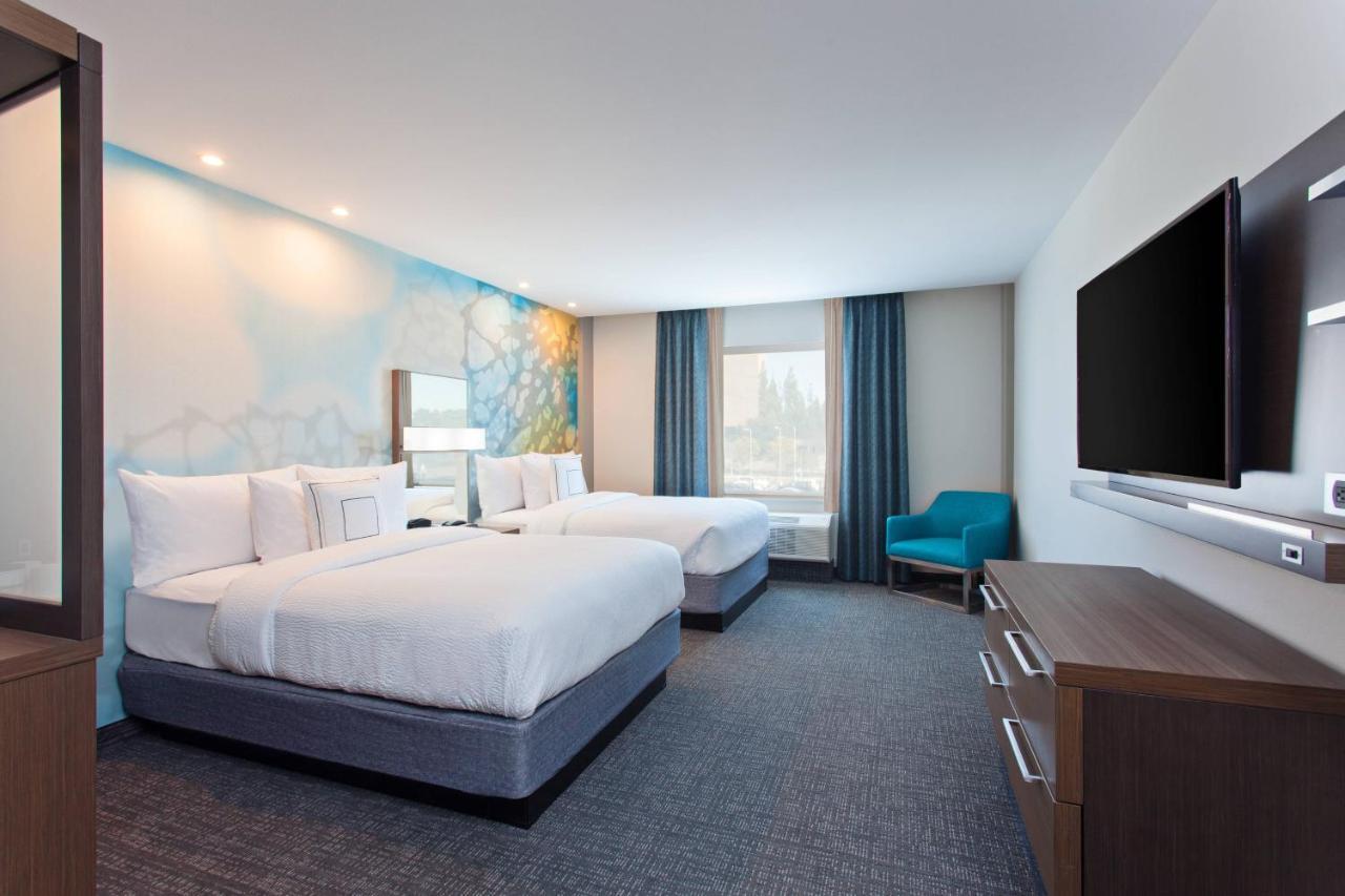 Courtyard By Marriott San Diego
